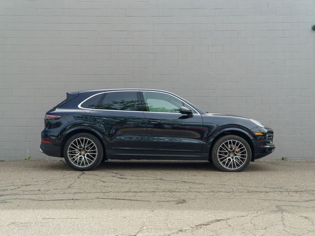 2023 Porsche Cayenne Base