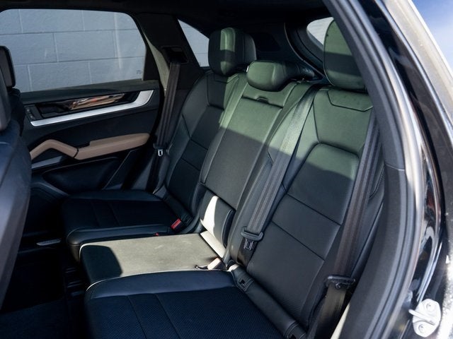 2024 Porsche Cayenne Base
