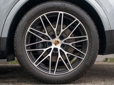 2024 Porsche Cayenne Base