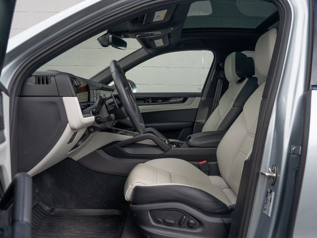 2024 Porsche Cayenne Base