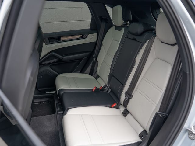 2024 Porsche Cayenne Base