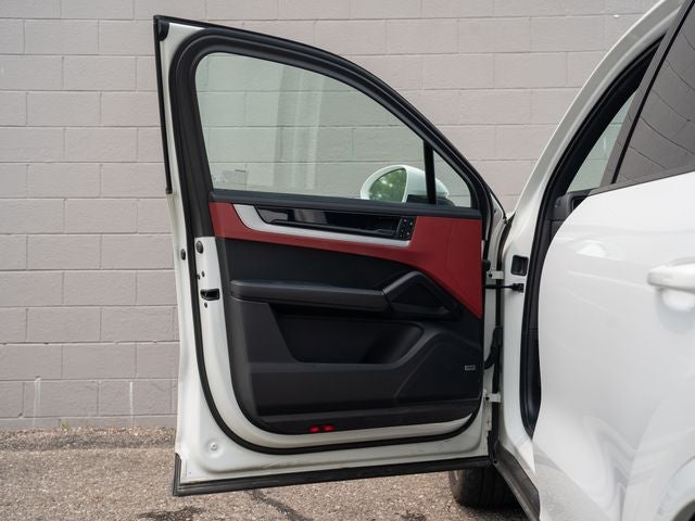 2024 Porsche Cayenne Base