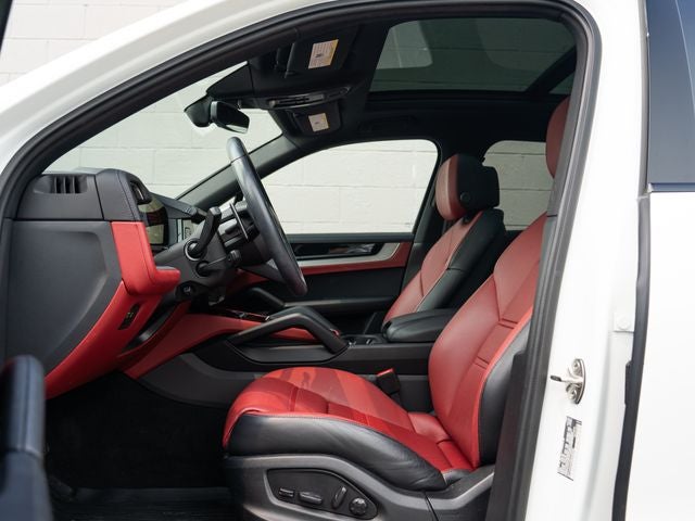 2024 Porsche Cayenne Base