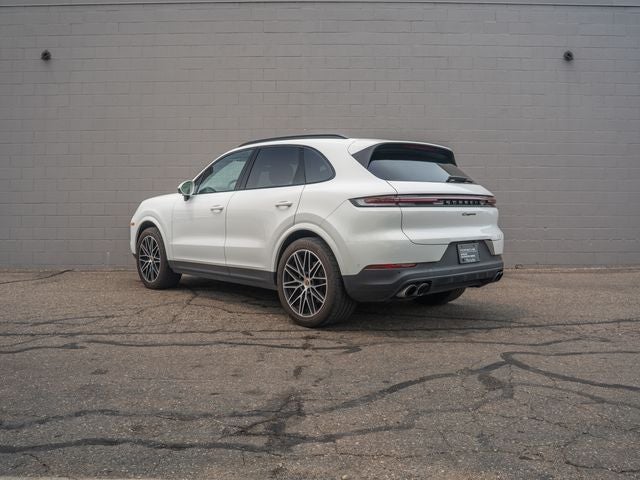 2024 Porsche Cayenne Base