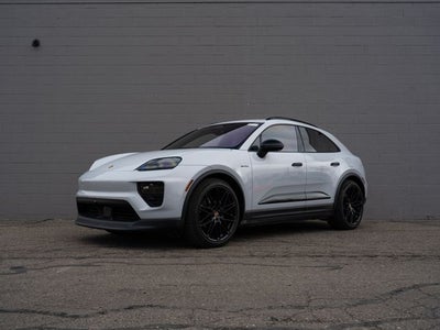 2025 Porsche Macan 4