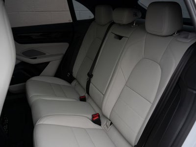 2025 Porsche Macan 4