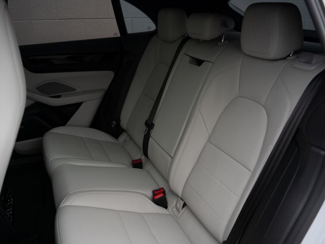 2025 Porsche Macan 4