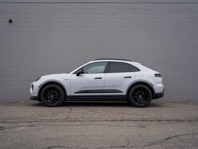 2025 Porsche Macan 4