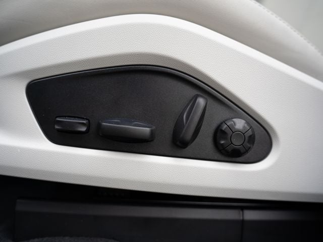 2025 Porsche Macan 4