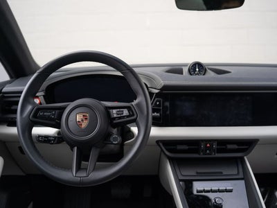 2025 Porsche Macan 4