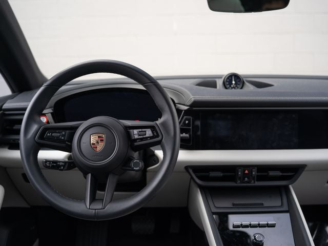 2025 Porsche Macan 4