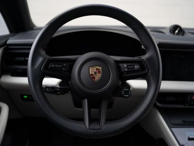 2025 Porsche Macan 4