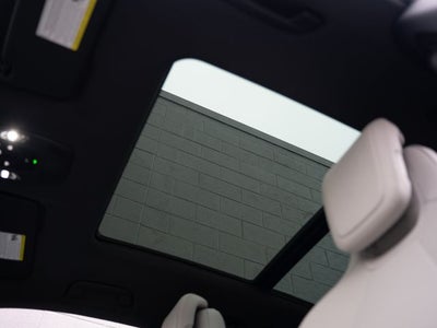 2025 Porsche Macan 4