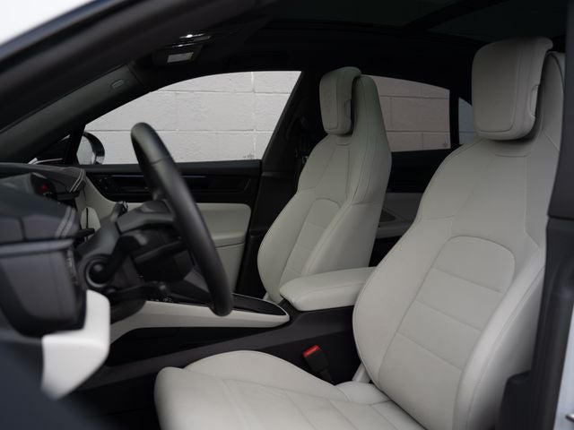 2025 Porsche Macan 4