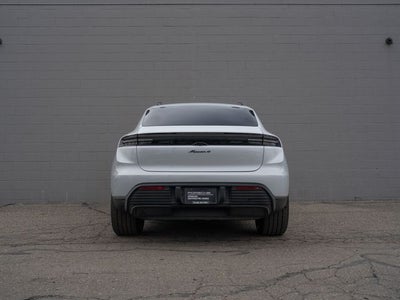 2025 Porsche Macan 4