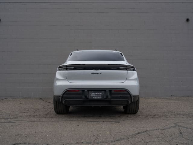 2025 Porsche Macan 4