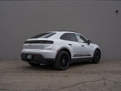 2025 Porsche Macan 4