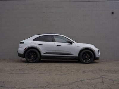 2025 Porsche Macan 4