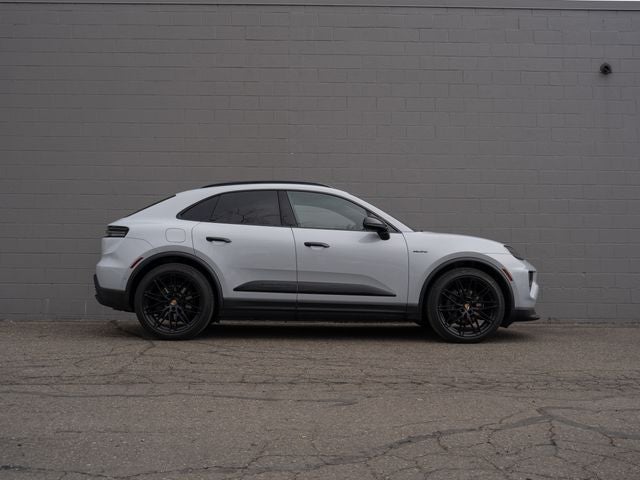 2025 Porsche Macan 4