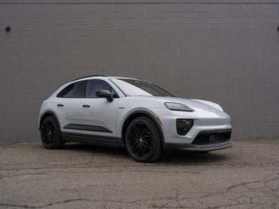 2025 Porsche Macan 4