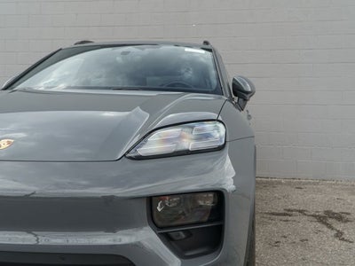 2025 Porsche Macan 4