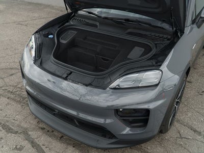 2025 Porsche Macan 4