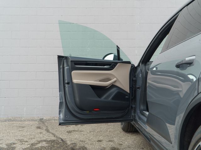 2025 Porsche Macan 4