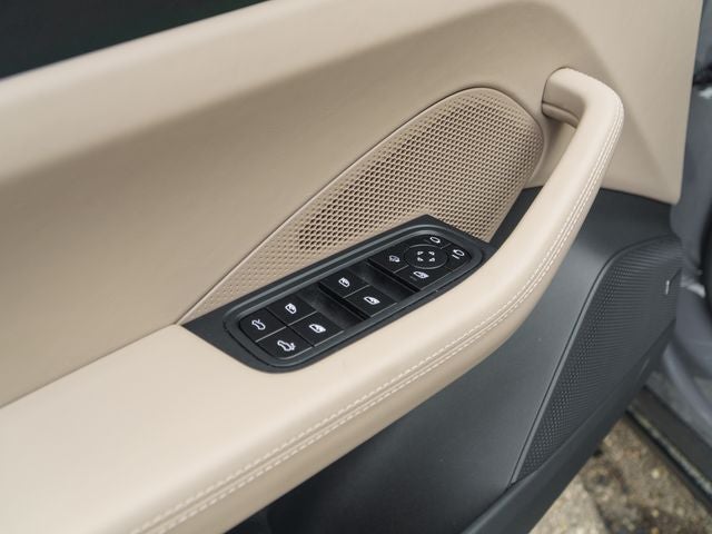 2025 Porsche Macan 4