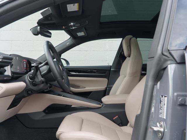 2025 Porsche Macan 4