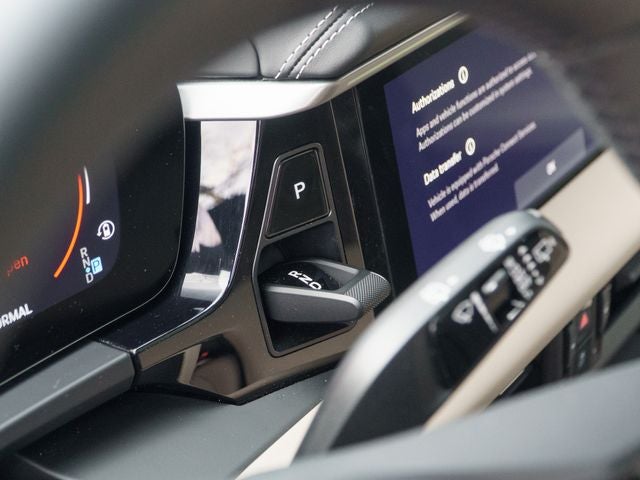 2025 Porsche Macan 4