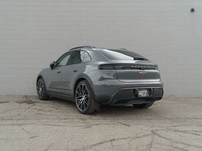 2025 Porsche Macan 4