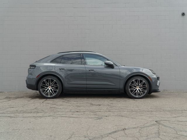 2025 Porsche Macan 4