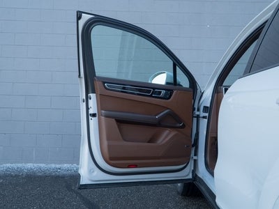 2023 Porsche Cayenne S Platinum Edition
