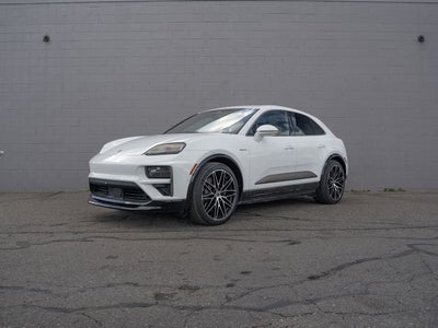 2024 Porsche Macan Turbo