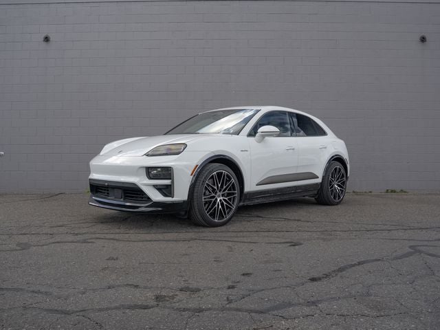 2024 Porsche Macan Turbo