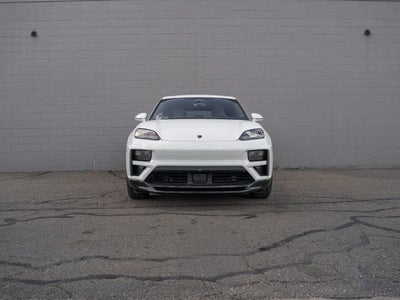 2024 Porsche Macan Turbo
