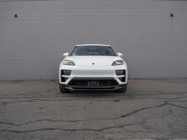2024 Porsche Macan Turbo