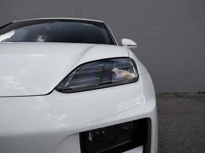 2024 Porsche Macan Turbo