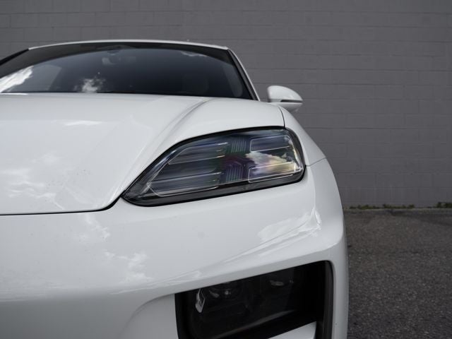2024 Porsche Macan Turbo