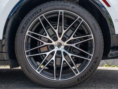 2024 Porsche Macan Turbo