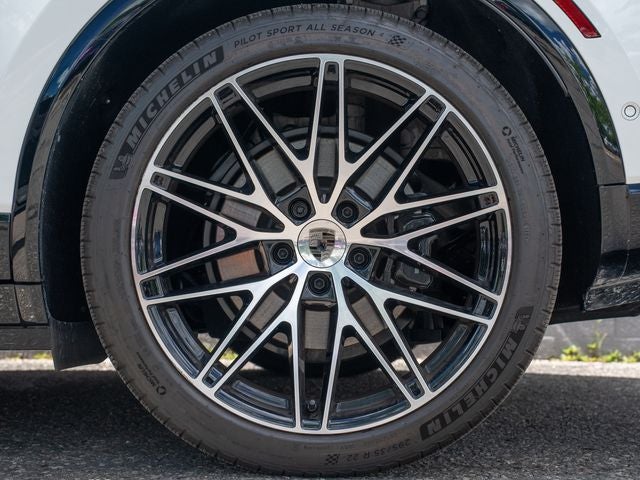 2024 Porsche Macan Turbo