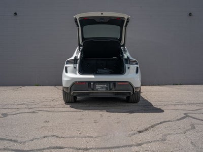 2024 Porsche Macan Turbo