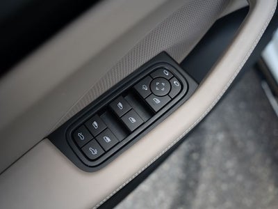 2024 Porsche Macan Turbo