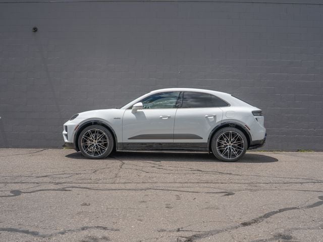2024 Porsche Macan Turbo