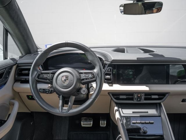 2024 Porsche Macan Turbo