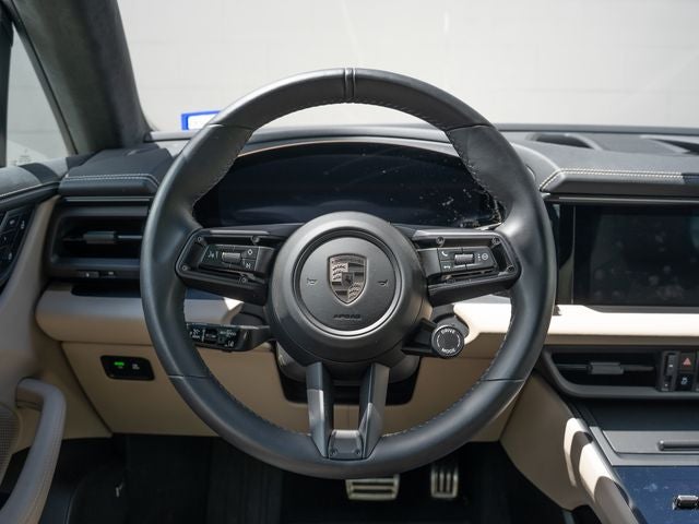 2024 Porsche Macan Turbo