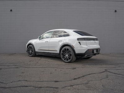 2024 Porsche Macan Turbo