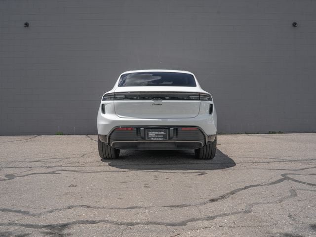 2024 Porsche Macan Turbo