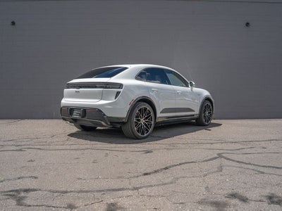 2024 Porsche Macan Turbo