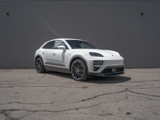 2024 Porsche Macan Turbo